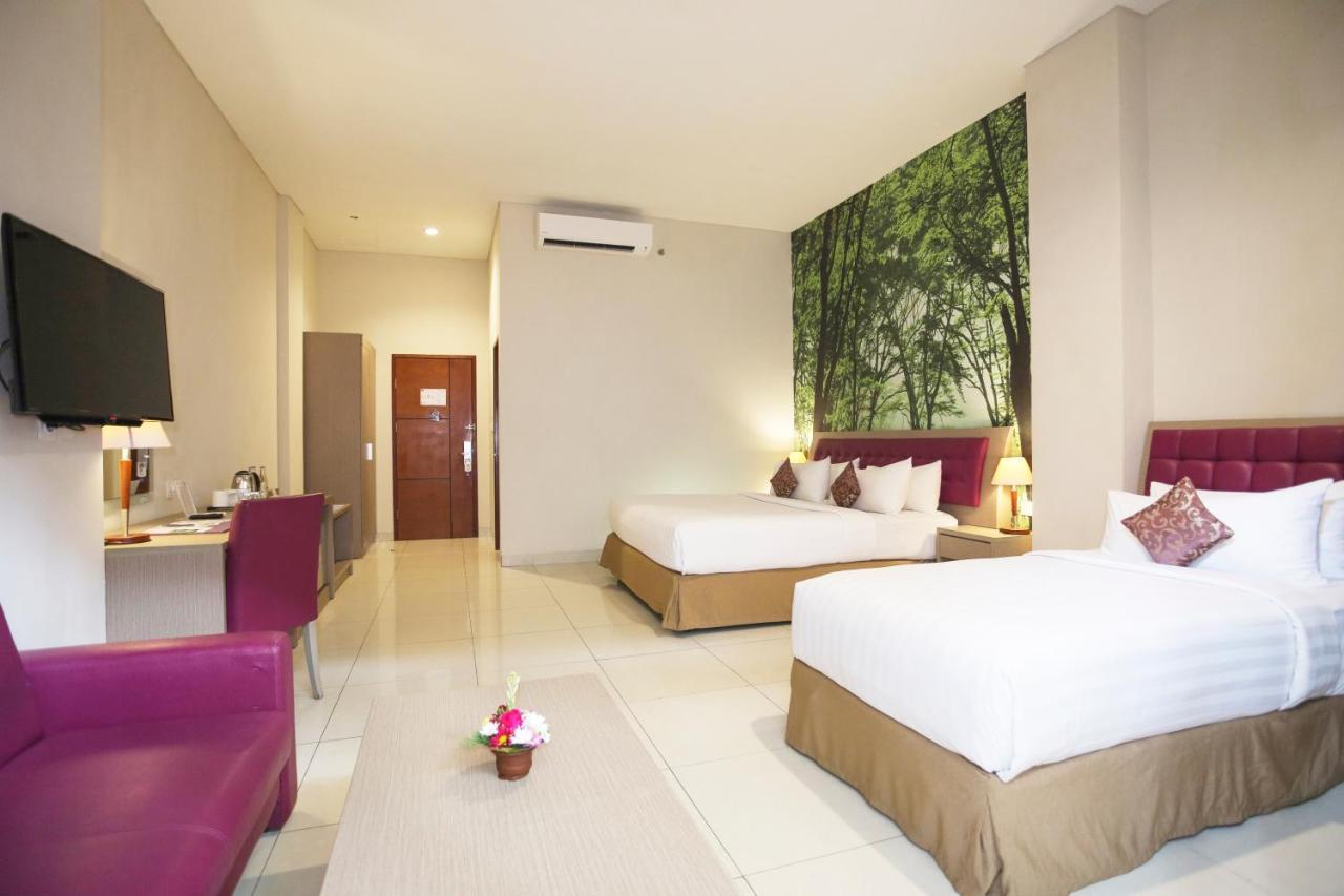 Kuta Central Park Hotel Екстер'єр фото