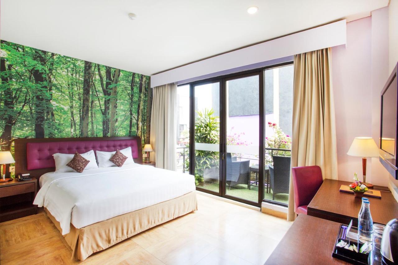 Kuta Central Park Hotel Екстер'єр фото