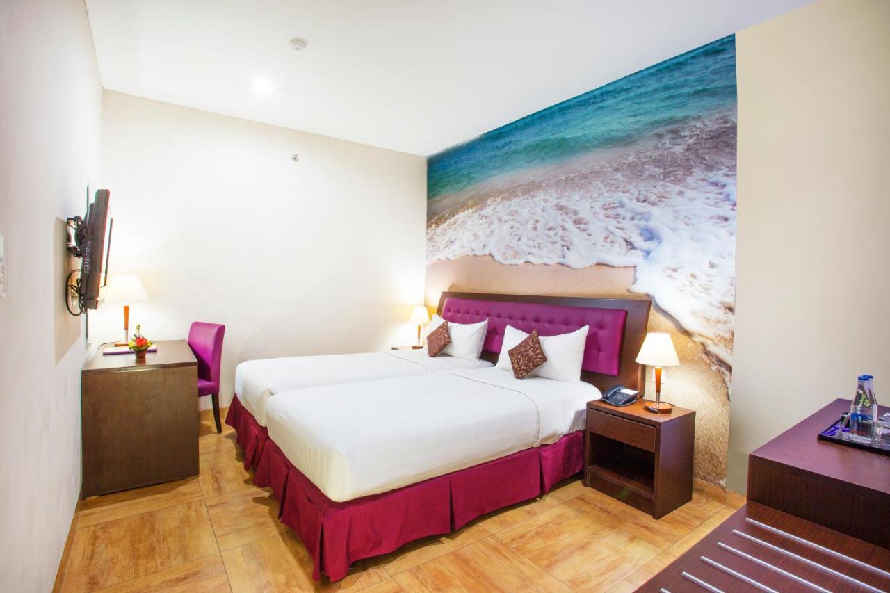 Kuta Central Park Hotel Екстер'єр фото