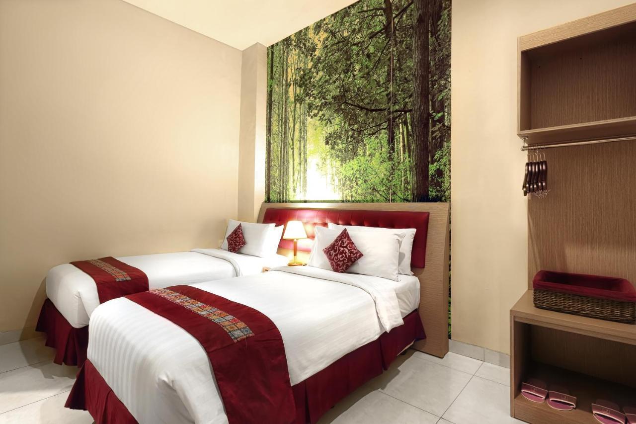 Kuta Central Park Hotel Екстер'єр фото