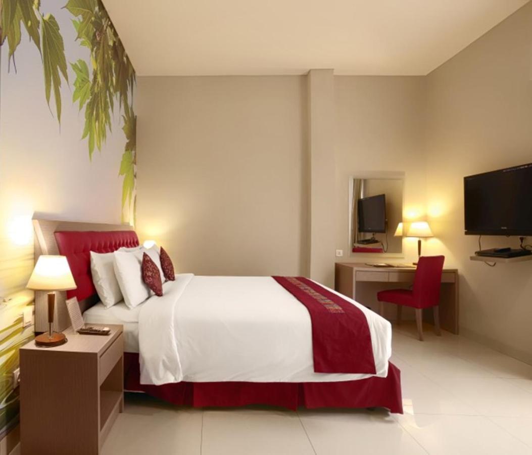 Kuta Central Park Hotel Екстер'єр фото