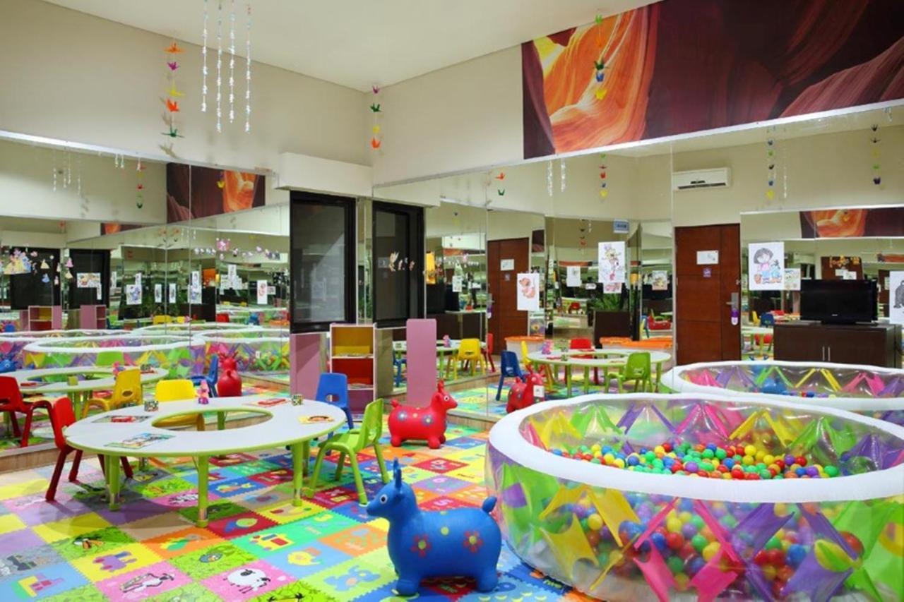Kuta Central Park Hotel Екстер'єр фото