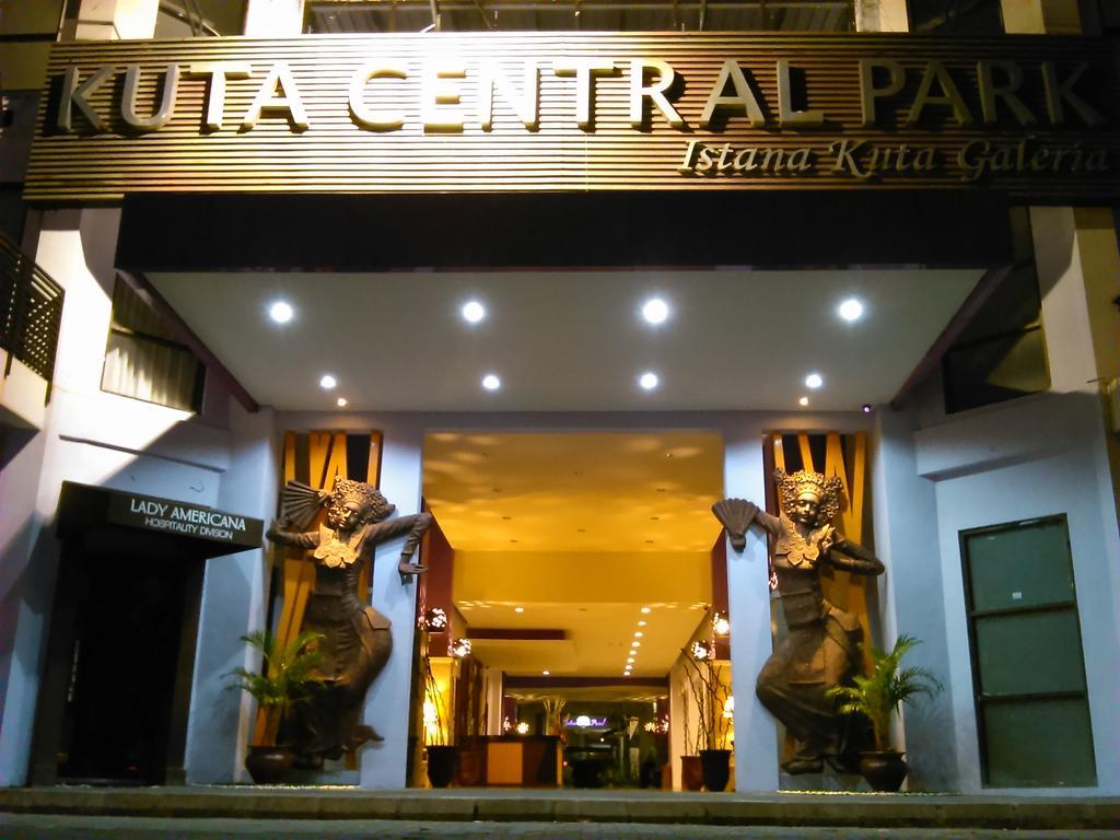 Kuta Central Park Hotel Екстер'єр фото