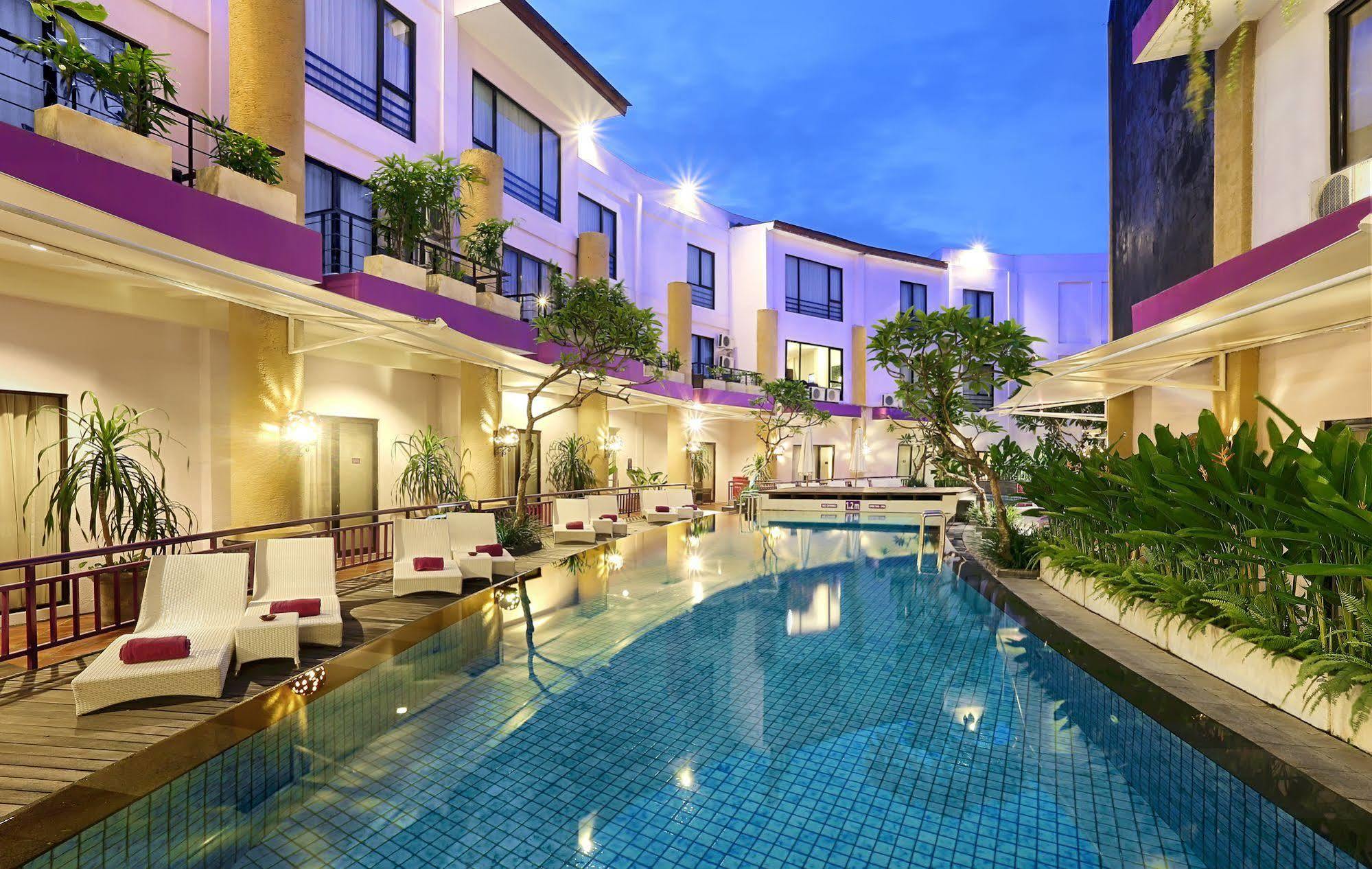 Kuta Central Park Hotel Екстер'єр фото