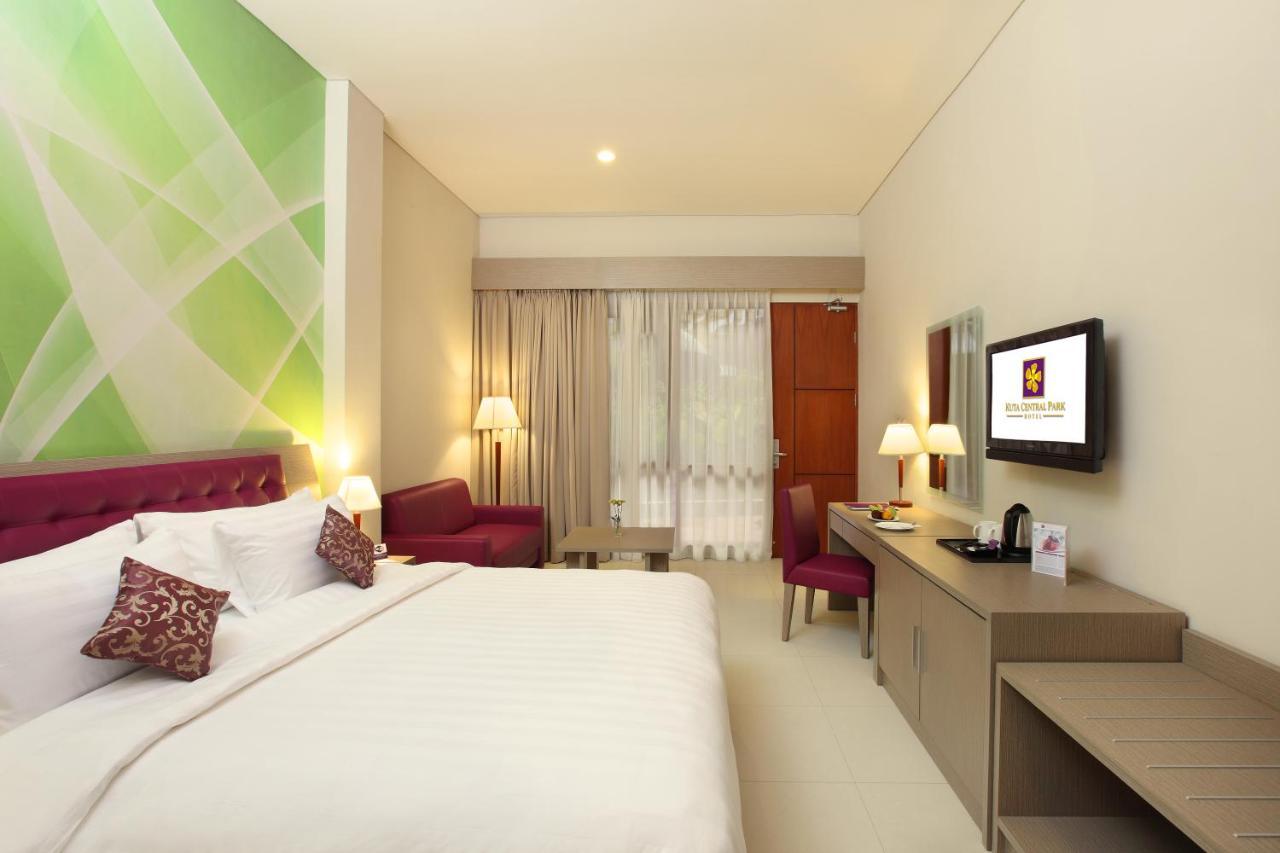 Kuta Central Park Hotel Екстер'єр фото